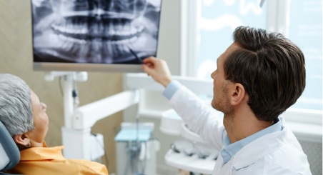 Dentist-Viewing-Xrays
