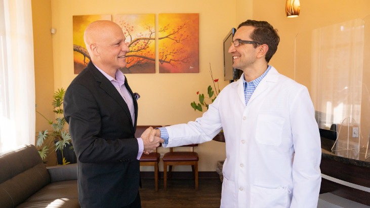 Dr-Shaking-Patient-Hand