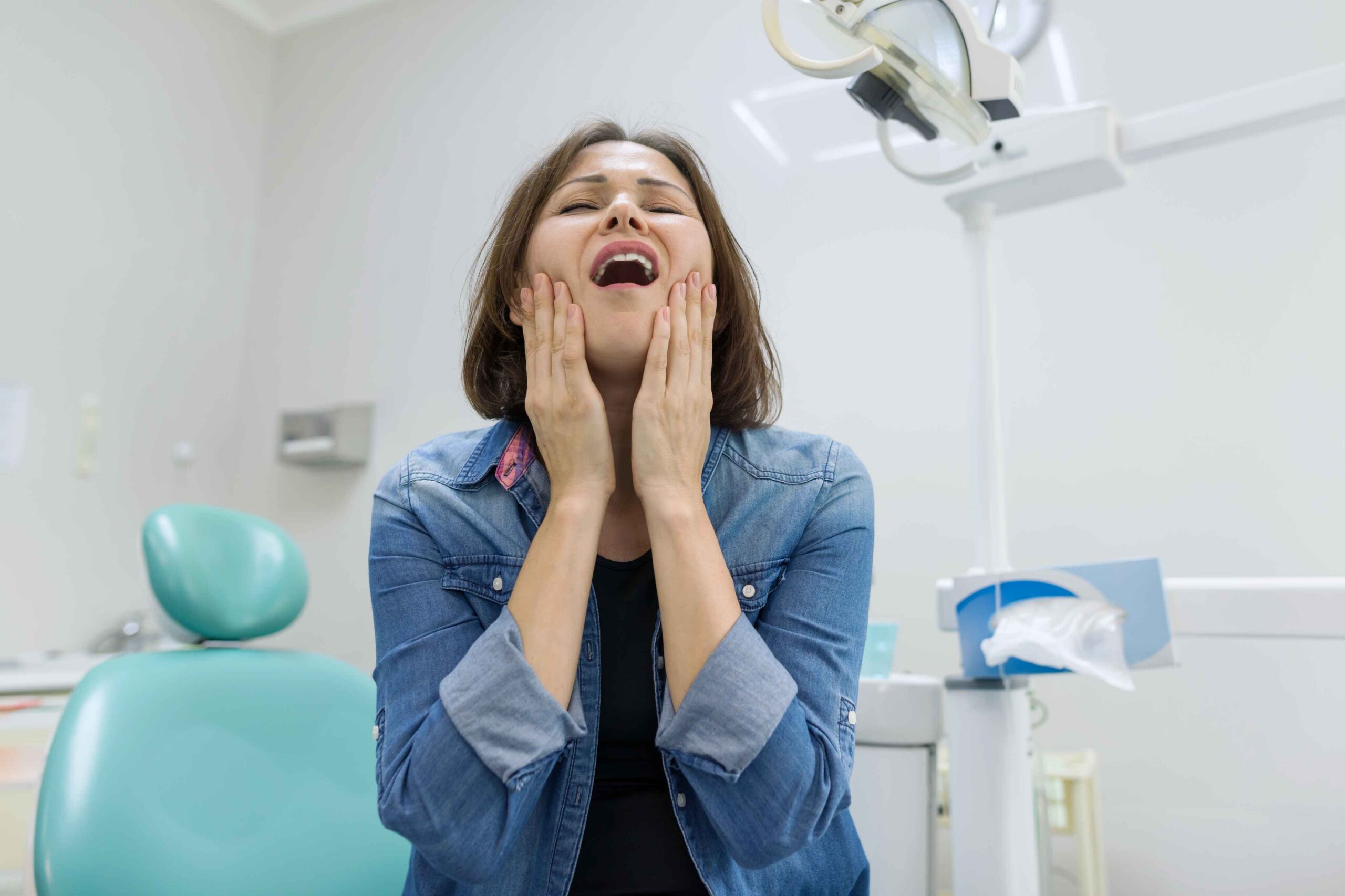 Featured image for “Emergency Dentist Lakeview IL for Urgent Dental Pain”